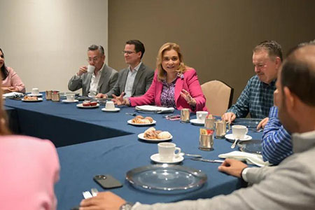La gobernadora Maru Campos se reunió con senadores del PAN para impulsar la agenda de Chihuahua en materia de seguridad, salud y campo. Conoce los acuerdos y el compromiso de respaldo a su gestión.