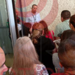 Afectados por el retraso de viáticos en el IMSS exigen que no los convoquen si no tienen recursos. Algunos acumulan deudas de hasta 15 mil pesos.