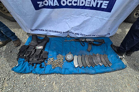 Operativo de la SSPE en Madera terminó con la detención de un hombre armado. Se aseguraron un fusil de asalto, cargadores, 415 cartuchos útiles y una camioneta GMC Sierra.