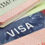 El gobierno de Estados Unidos lanzará un programa piloto que requerirá un pago reembolsable de hasta 15 mil dólares para ciertos solicitantes de visas B-1 y B-2. La medida busca reducir la sobreestadía ilegal.