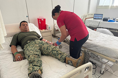 El 35° Batallón de Infantería se sumó a la campaña “Unidos por la Vida” en Nuevo Casas Grandes con una jornada de donación voluntaria de sangre organizada por el Hospital Comunitario