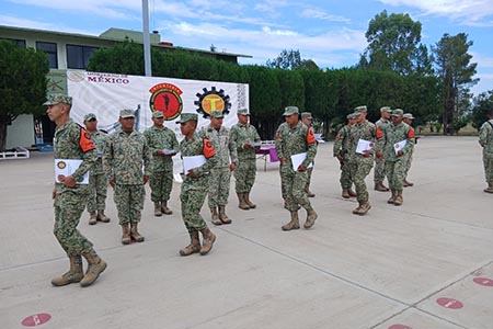 Militares del 35 Batallón concluyen curso de conducción de vehículos Cheyenne y Humvee para fortalecer tareas de auxilio a la población.