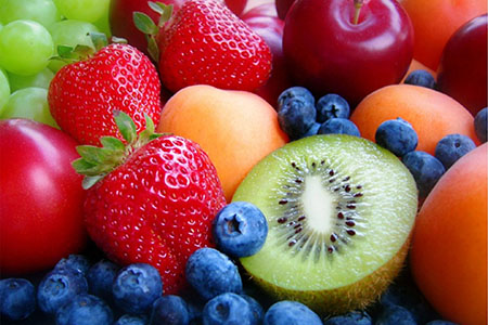 Conoce las frutas más seguras para diabéticos y cómo consumirlas sin elevar bruscamente la glucosa en sangre.