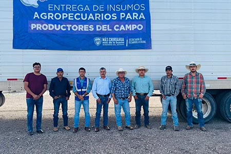 El Gobierno de Galeana realizó la tercera entrega de maíz rolado a 28 productores ganaderos. El apoyo se entregó con respaldo de la Secretaría de Desarrollo Rural del Estado, fortaleciendo la producción pecuaria local.
