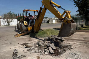 Ante las recientes inundaciones, el Gobierno de Nuevo Casas Grandes, liderado por Edith Escárcega, inicia la construcción de pozos de absorción en 5 puntos clave.
