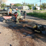 El Gobierno Municipal de NCG continúa con el programa de Bacheo Permanente. Este fin de semana se realizaron trabajos en la Av. Alamedas para mejorar la circulación y seguridad vial.