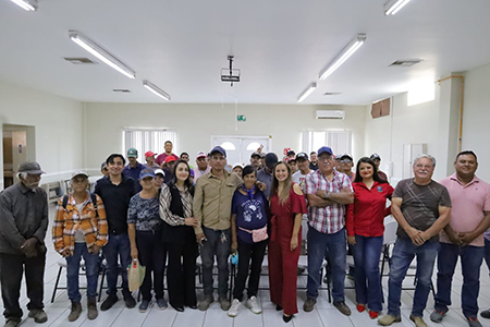 La Presidenta Edith Escárcega encabezó el inicio del Programa de Ocupación Temporal 2025 en Nuevo Casas Grandes, con una inversión de 300 mil pesos para apoyar a 40 familias mediante labores de limpieza y rehabilitación en la ciudad.