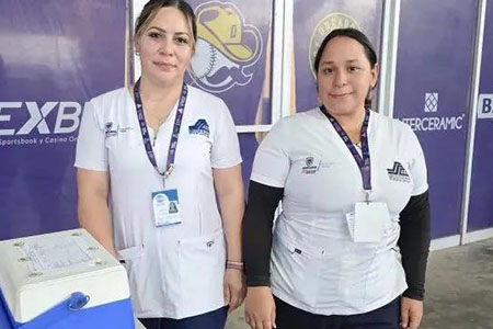El gobierno de Maru Campos ha aplicado más de 423 mil vacunas contra el sarampión en Chihuahua. La campaña incluye jornaleros, escolares y una alianza con Dorados de Chihuahua para frenar la propagación del virus.