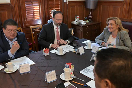 La gobernadora Maru Campos encabezó la Mesa Estatal de Construcción de Paz, donde se revisaron operativos y acciones de seguridad en Chihuahua.