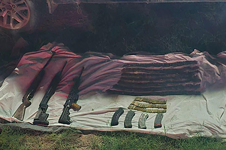 En Aldama, un operativo de SSPE y Guardia Nacional aseguró una camioneta robada, armas largas y más de 650 cartuchos útiles.