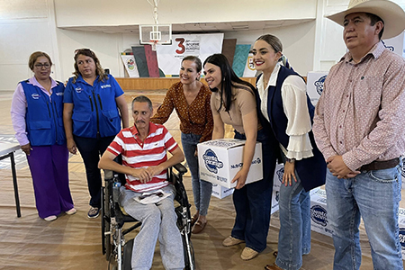 La segunda entrega del programa NutriChihuahua benefició a 154 personas con discapacidad y adultos mayores, con el respaldo del Gobierno de Chihuahua y autoridades municipales.