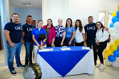 La UACJ Campus Nuevo Casas Grandes realizó la Feria Orgullo Indio para invitar a estudiantes de nuevo ingreso a integrarse a grupos deportivos, artísticos y culturales.