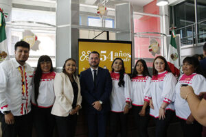 El diputado Óscar Avitia encabezó junto a CONAFE una ceremonia en el Congreso de Chihuahua para celebrar a los educadores comunitarios y reconocer los 54 años de la institución dedicada a llevar educación a zonas marginadas.