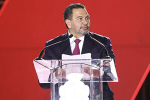 Cruz Pérez Cuéllar presentó su Primer Informe de Gobierno ante 25 mil juarenses, destacando obras en infraestructura, educación y servicios públicos, además de programas sociales que consolidan la transformación de Ciudad Juárez.