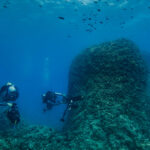 Arqueólogos descubrieron un puerto sumergido cerca de Taposiris Magna en Egipto, un hallazgo que podría ofrecer pistas cruciales sobre el paradero de la tumba de Cleopatra, la última reina ptolemaica, y desentrañar uno de los mayores misterios de la antigüedad.