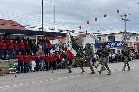 El 35/o Batallón de Infantería participó en los desfiles patrios de Nuevo Casas Grandes y Casas Grandes, mostrando disciplina y compromiso con México.