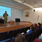 El 35 Batallón de Infantería impartió pláticas a estudiantes de la UACJ Nuevo Casas Grandes sobre prevención de drogas, con apoyo de COPARMEX.