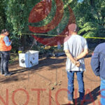 Autoridades confirmaron la muerte de Gustavo N. V., de 78 años, arrastrado por la corriente del río en Colonia Juárez. El adulto mayor fue localizado sin vida atorado en un árbol tras la inundación que dejó múltiples afectaciones en la comunidad.