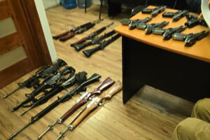 Operativo en Uruachi asegura 10 armas irregulares a policías municipales; la SSPE supervisa el cumplimiento de la Licencia Oficial Colectiva.