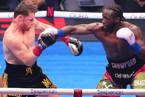 Terence “Bud” Crawford venció a Saúl “Canelo” Álvarez por decisión unánime en Las Vegas, convirtiéndose en el primer boxeador en la era de los cuatro cinturones en ser indiscutido en tres divisiones.