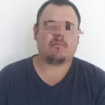 La AEI detuvo en Ciudad Madera a Ramos G. G., de 28 años, por su presunta responsabilidad en el delito de fraude agropecuario. La orden de aprehensión fue girada bajo la causa penal 108/2025 por el Juez de Control del Distrito Judicial Guerrero.