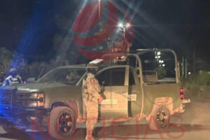 Seis personas fueron detenidas en la colonia Haciendas de San Isidro, NCG, tras un operativo donde se aseguraron armas largas, radios y una camioneta robada.