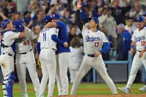 Shohei Ohtani guió a los Dodgers a la Serie Mundial tras barrer 4-0 a los Brewers. Con tres home runs y seis entradas sin carrera, el japonés firmó una actuación histórica.