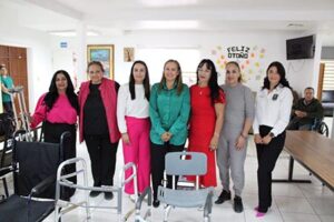 La alcaldesa Edith Escárcega y regidoras entregaron donativos al asilo “Amigo Omar” en Nuevo Casas Grandes, apoyando a los adultos mayores del lugar.