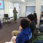 La SEDENA, mediante el 35/o Batallón, impartió pláticas en la URN para prevenir adicciones entre jóvenes, destacando los efectos nocivos de las drogas y las consecuencias legales y sociales de su consumo.