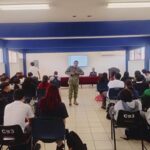 El Ejército Mexicano impartió pláticas de prevención de adicciones en el CETIS 93, en coordinación con Coparmex, para sensibilizar a jóvenes sobre riesgos de las drogas.
