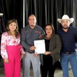 Entregan estímulos a docentes y administrativos en Casas Grandes Estatales