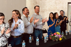 El alcalde Francis Leany representó a Galeana en el XI Festival de las Casas Grandes en Paquimé, reafirmando su compromiso con la cultura y la historia.