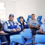 El Telebachillerato 8036 de Buena Fe recibió 96 bancas, escritorios, sillas, pizarrones y calentones nuevos, tras resultar afectado por las recientes lluvias en Chihuahua.