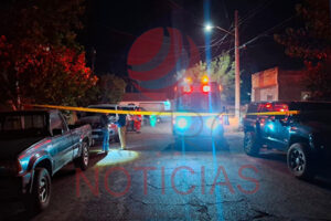 Un trabajador de 52 años murió tras caer del techo de una vivienda en la Infonavit Paquimé de Nuevo Casas Grandes. Autoridades investigan las causas del accidente.