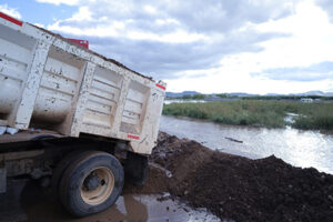El gobierno de Nuevo Casas Grandes, liderado por Edith Escárcega, refuerza acciones preventivas en colonias con riesgo de inundación tras el aumento del caudal del río.