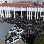 Agricultores y transportistas levantaron bloqueos tras firmarse acuerdos en SEGOB. Se lograron compromisos en agricultura, seguridad vial y trámites. El campo celebra pero exige cumplimiento.