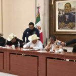 Agricultores y transportistas levantaron bloqueos tras reunirse con SEGOB, que presentó acciones para atender sus demandas. Un grupo de Chihuahua denunció que no fue recibido por funcionarios.