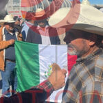 Integrantes de Agrodinámica Nacional y la comunidad LeBarón se sumaron a la protesta en Ciudad Juárez por la defensa del campo. Exigen apoyos y diálogo con el Gobierno Federal.
