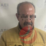 La AEI detuvo en Nuevo Casas Grandes a un hombre de 54 años acusado de daños dolosos, tras cumplimentar una orden de aprehensión emitida por la Juez del Distrito Judicial Galeana.