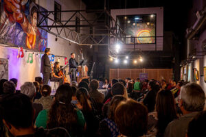 El Ensamble Clásico de Cuerdas de la UACJ ofreció un emotivo concierto en el Centro de Artes Plásticas de Nuevo Casas Grandes, cerrando los festejos por el 52 aniversario de la universidad.
