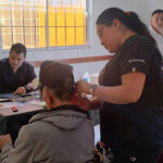 El DIF Municipal de Galeana gestionó apoyos funcionales para ocho adultos mayores que recibieron aparatos auditivos, mejorando su calidad de vida y bienestar social.