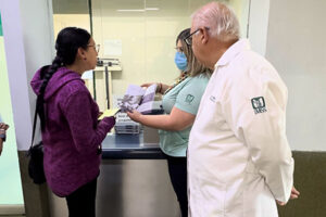 El IMSS Chihuahua entregó la Cartilla de los Derechos de las Mujeres en Unidades de Medicina Familiar. La herramienta reúne 15 derechos fundamentales y busca fortalecer la igualdad.