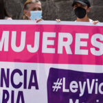 Ciudadana protestó en el Congreso de Chihuahua contra la iniciativa de violencia vicaria y pidió priorizar la reforma sobre alienación parental.