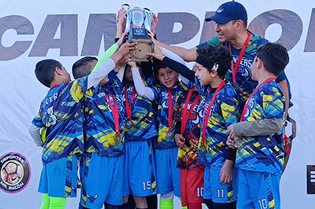 Pioneers Sports Academy de Casas Grandes obtuvo dos campeonatos en un torneo infantil de Ciudad Juárez, destacando en las categorías 2016-2017 y 2018-2019 con grandes actuaciones ofensivas y defensivas.