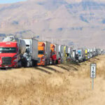 Productores mantienen cuatro bloqueos carreteros en Chihuahua tras 13 horas de protesta. Exigen freno a importaciones, protección en el T-MEC y alto a abusos contra transportistas.