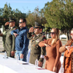 La presidenta Edith Escárcega encabezó la ceremonia de liberación de cartillas militares de la Clase 2006 en el 35 Batallón de Infantería de Nuevo Casas Grandes.
