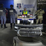 La SSPE desmanteló el Yonke Gutiérrez en Buenaventura, asegurando autos robados, autopartes alteradas y municiones. Hay un detenido tras el operativo.