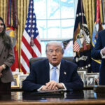 El presidente de EU insistió en que la droga que ingresa desde México “destruye familias” y comparó la crisis con “una guerra”. No descartó actuar sin permiso del gobierno mexicano.