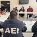 La AEI impartió una sesión informativa al personal docente de la primaria Ford 125 para fortalecer protocolos de seguridad y prevención dentro del plantel.