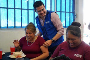 El Gobierno del Estado invita a la población a aprovechar los comedores comunitarios de NutriChihuahua, que ofrecen alimentos nutritivos y gratuitos en varios municipios.